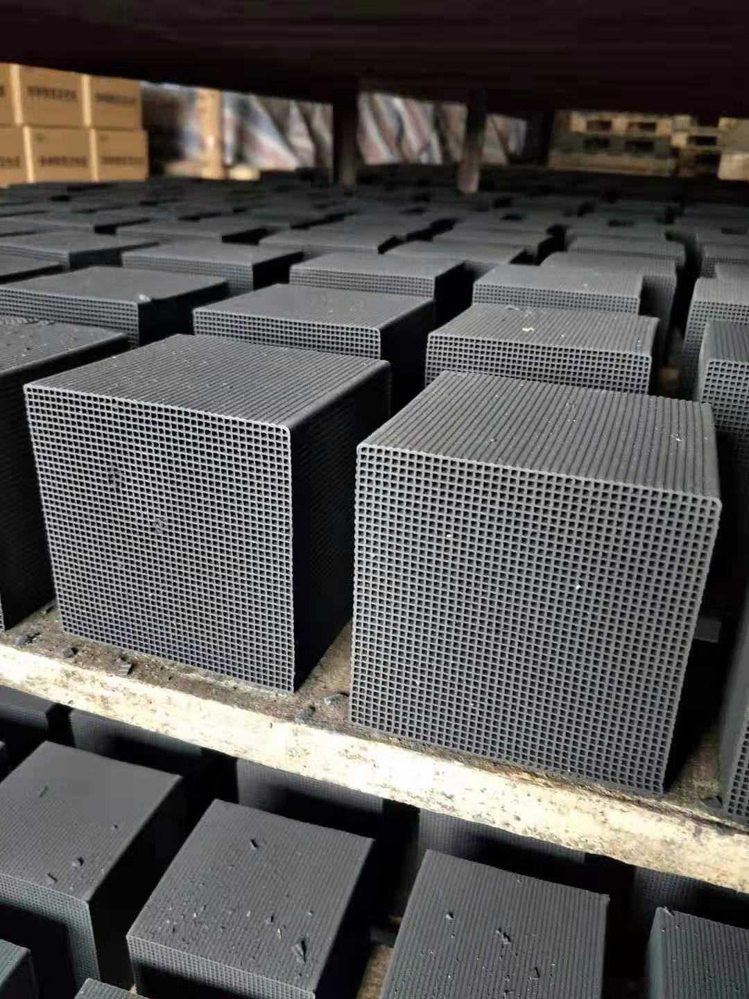 蜂窩<a href='http://m.zgysshy.com/hxt/' target='_blank'><u>活性炭生產(chǎn)廠家</u></a>